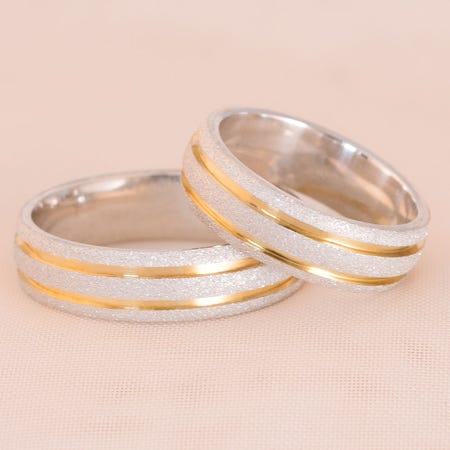 Alianças Namoro Loveways 5,5mm Abauladas Diamantadas